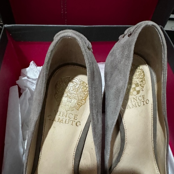 Vince Camuto Dallan suede heels 7.5 - Picture 6 of 6